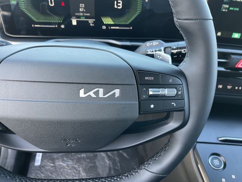 New 2026 Kia Sportage LX image 24