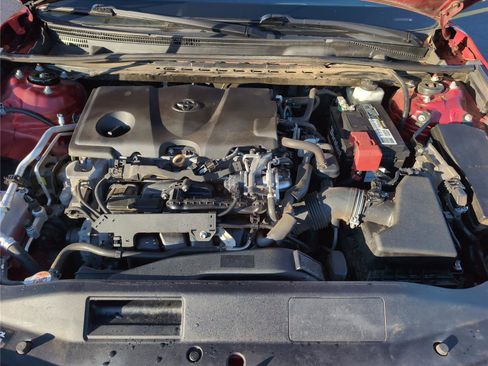 Used 2020 Toyota Camry LE image 11
