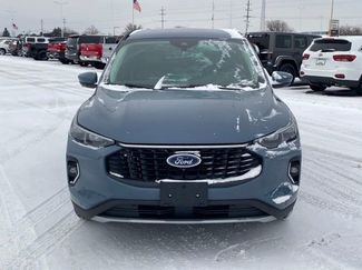 Used 2023 Ford Escape Platinum video 2