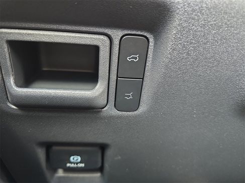 New 2025 Ford Expedition Active image 27