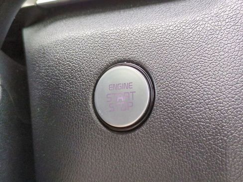 Used 2023 Kia Sorento S image 32