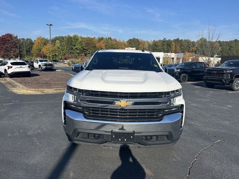 Used 2021 Chevrolet Silverado 1500 LT w/ Convenience Package II image 2