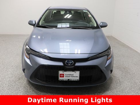 Used 2022 Toyota Corolla LE image 3