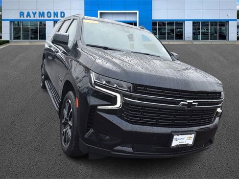 Certified 2022 Chevrolet Suburban RST w/ Sport Performance Package image 9