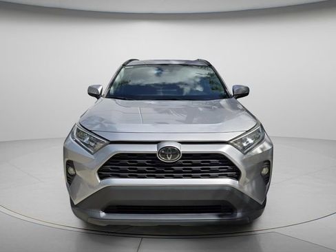 Used 2020 Toyota RAV4 XLE image 3