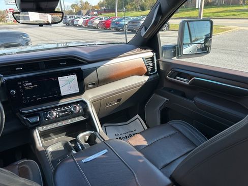 Used 2024 GMC Sierra 2500 Denali w/ Technology Package image 16