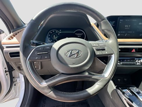 Used 2020 Hyundai Sonata SEL w/ Premium Package FWD image 10