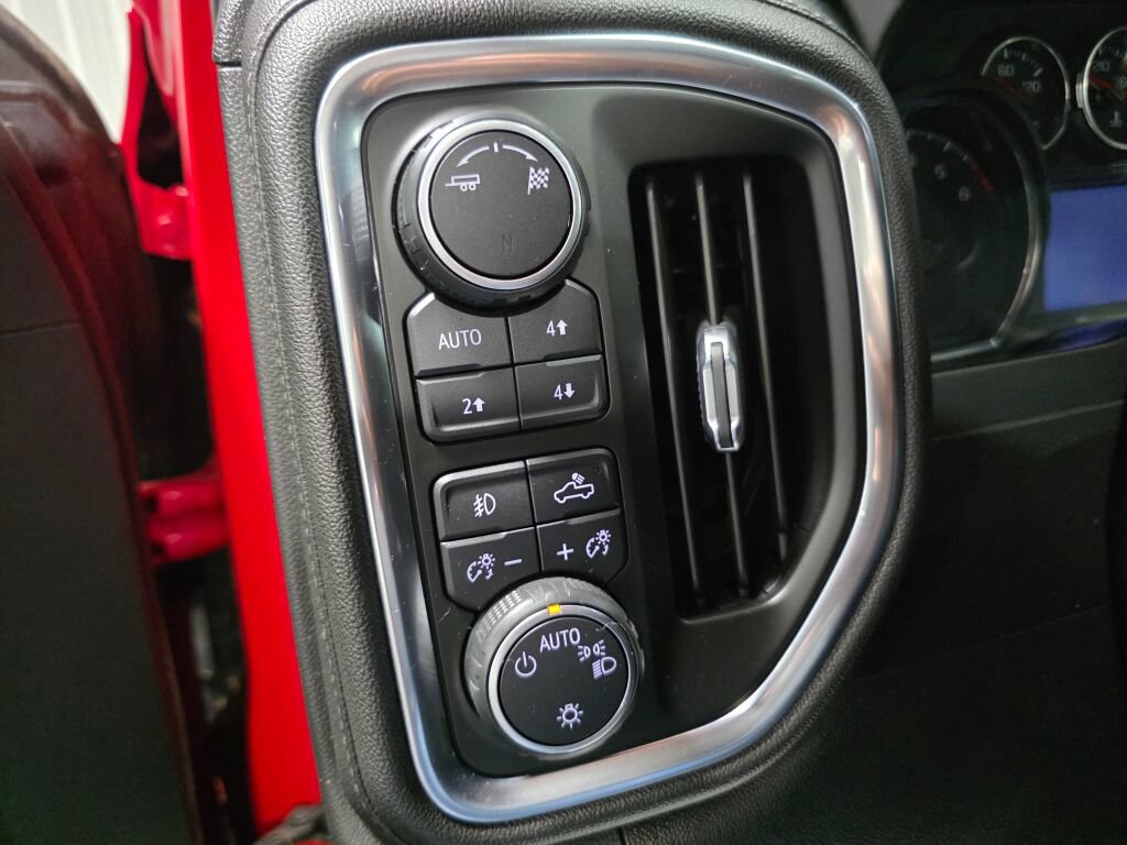 Used 2019 Chevrolet Silverado 1500 RST AWD/4WD image 15