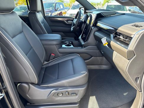 Used 2026 GMC Yukon Elevation RWD image 17
