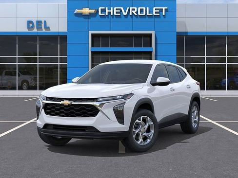 New 2026 Chevrolet Trax LS w/ LS Convenience Package FWD image 6