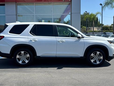 Used 2024 Honda Pilot EX-L image 4