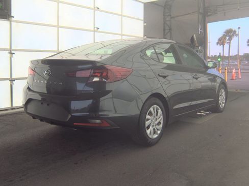 Used 2020 Hyundai Elantra SE w/ Cargo Package (C1) FWD image 7