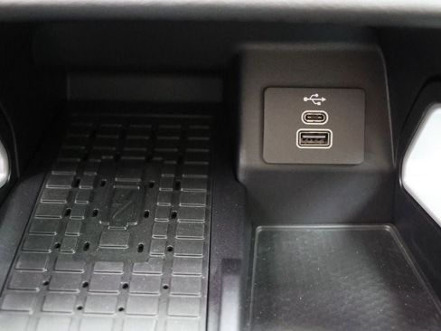 New 2025 Ford Ranger Lariat w/ Chrome Accent Package image 26