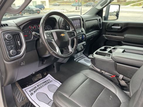 Used 2022 Chevrolet Silverado 2500 LTZ image 3