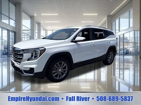 Used 2024 GMC Terrain SLT AWD/4WD image 1