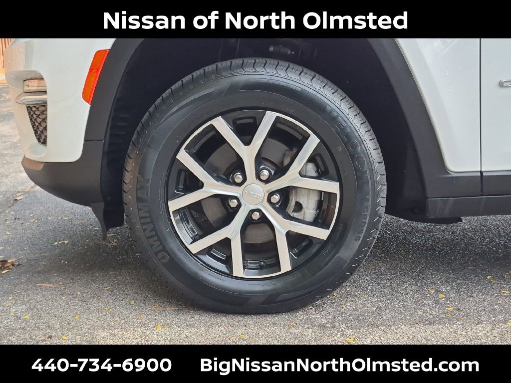 Used 2023 Jeep Grand Cherokee Limited AWD/4WD image 25