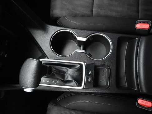 Used 2022 Kia Sportage LX image 19