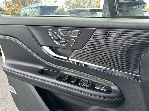 Certified 2022 Lincoln Corsair Standard w/ Equipment Group 101A image 30