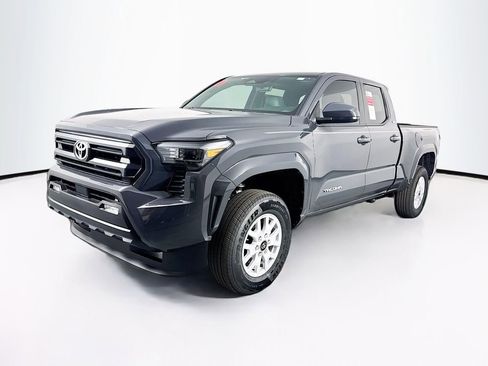 Used 2025 Toyota Tacoma SR5 image 3