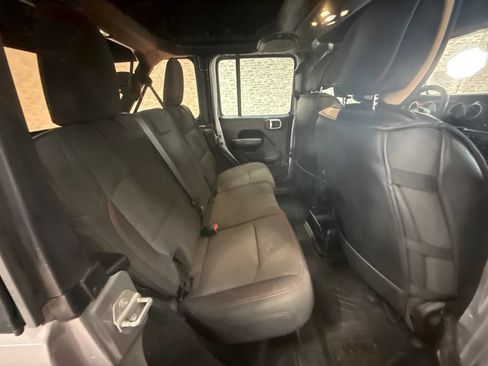 Used 2019 Jeep Wrangler Unlimited Rubicon AWD/4WD image 12