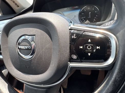 Used 2016 Volvo XC90 T6 Momentum w/ Momentum Plus Package AWD/4WD image 28