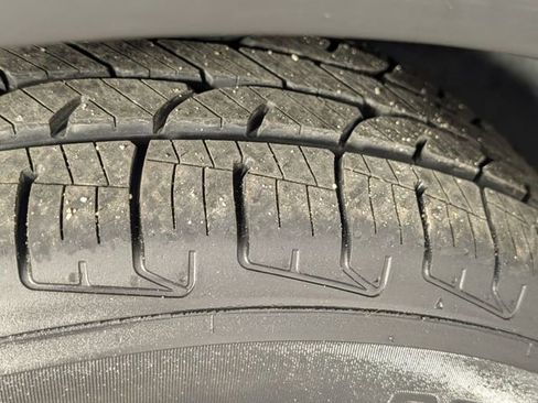 Used 2020 Kia Sorento LX FWD image 9