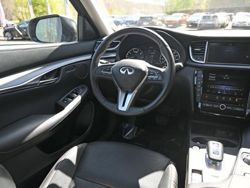 Used 2023 INFINITI QX50 Luxe AWD/4WD image 13