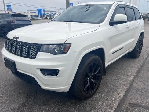 Used 2018 Jeep Grand Cherokee Altitude image 1