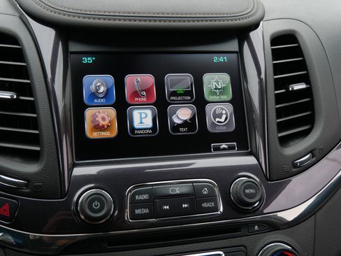 Used 2016 Chevrolet Impala LTZ w/ Enhanced Convenience Package image 33