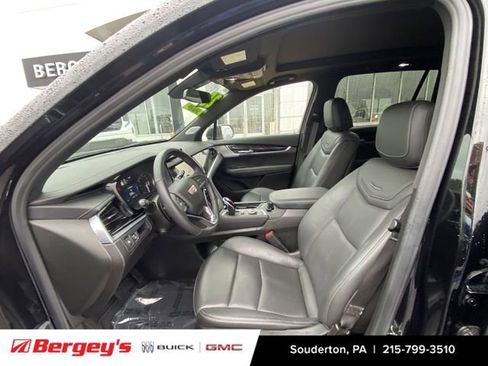 Used 2025 Cadillac XT6 Premium Luxury image 21