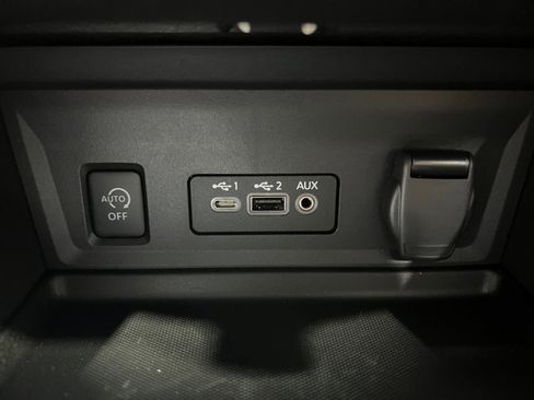 New 2025 Nissan Sentra SR w/ SR Premium Package image 31