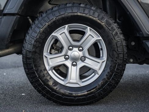 Used 2020 Jeep Wrangler Sport image 18