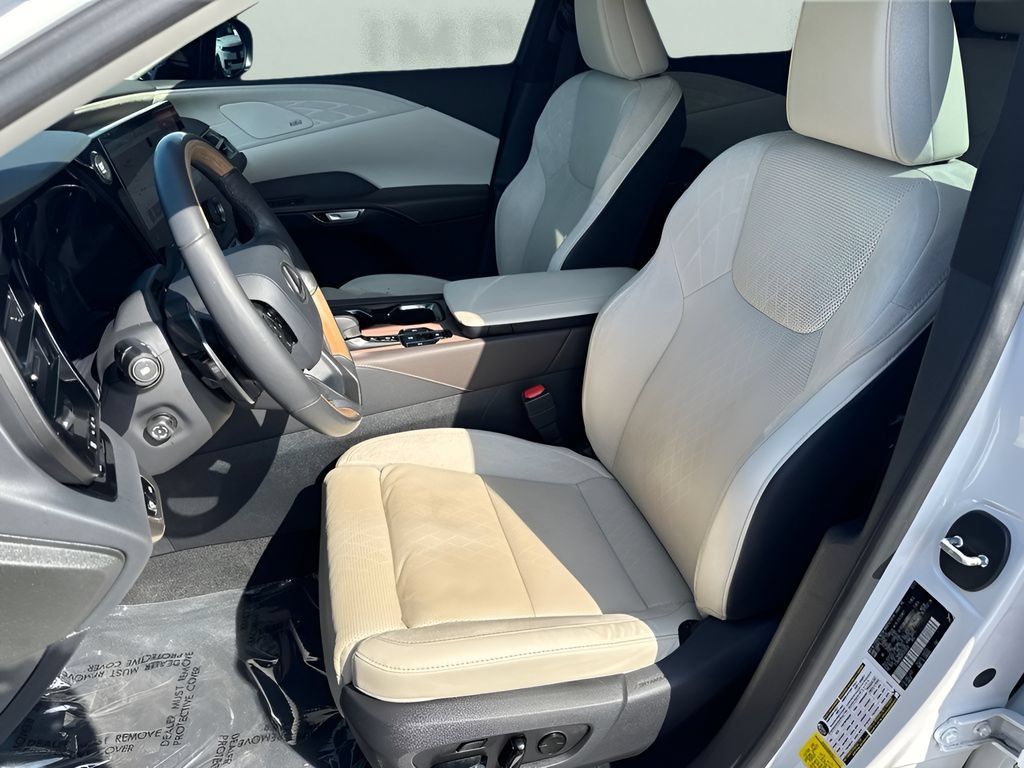 Used 2024 Lexus RX 350 FWD w/ Convenience Package image 9