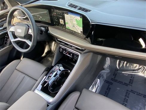 Used 2025 Audi Q5 Premium Plus image 14