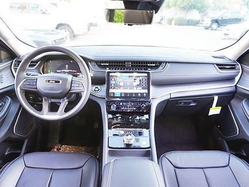 New 2023 Jeep Grand Cherokee L Limited w/ Luxury Tech Group II image 23