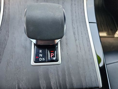Used 2024 Land Rover Range Rover Evoque S AWD/4WD image 19