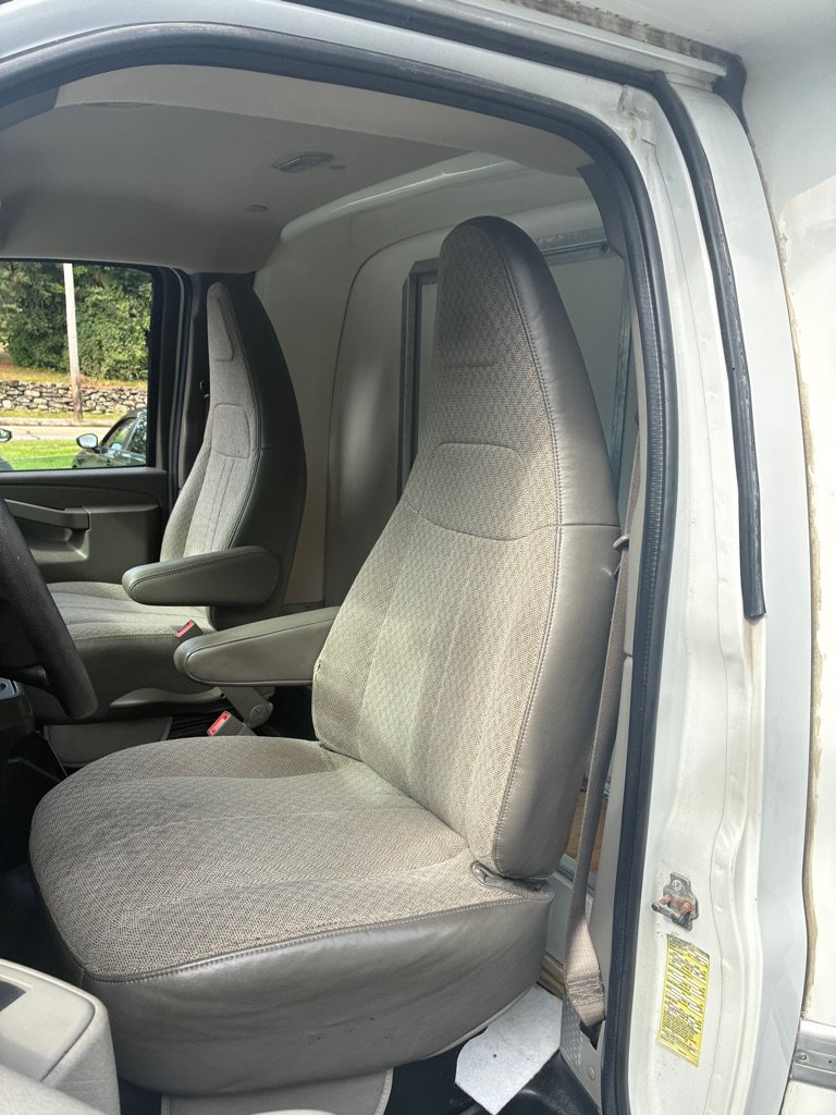 Used 2016 GMC Savana 3500 RWD image 23