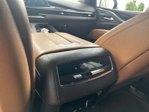 Used 2021 Cadillac Escalade ESV Sport RWD image 28