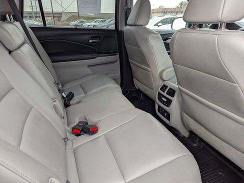 Used 2017 Honda Pilot Touring image 34