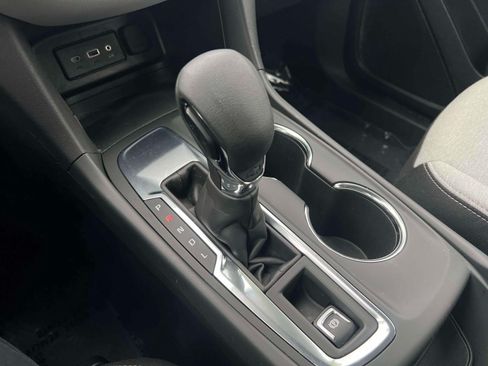 Used 2024 Chevrolet Equinox LS FWD image 12
