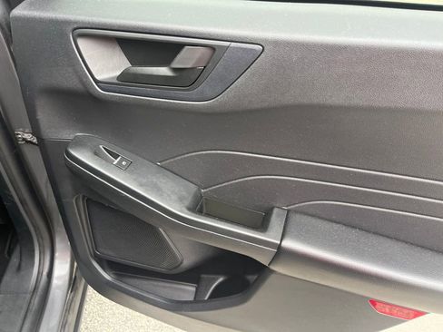 Used 2022 Ford Escape SE FWD image 24