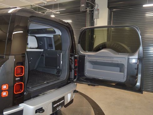 Certified 2025 Land Rover Defender 110 S AWD/4WD image 40