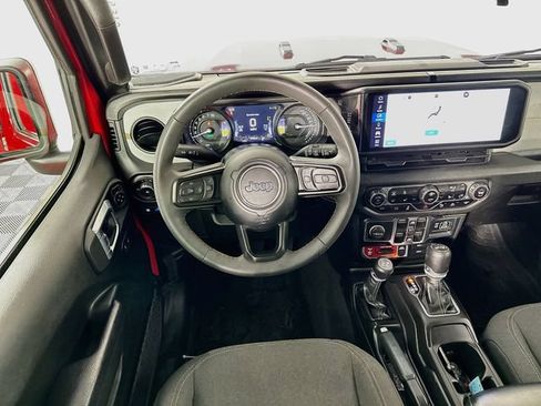 Used 2024 Jeep Wrangler Unlimited AWD/4WD image 10