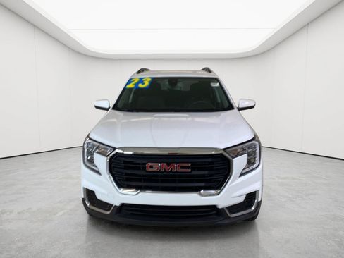 Used 2023 GMC Terrain SLE w/ Driver Convenience Package AWD/4WD image 3