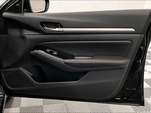 New 2025 Nissan Altima 2.5 SR w/ SR Premium Package image 32