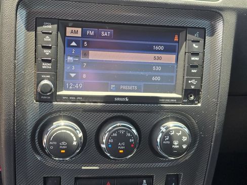Used 2014 Dodge Challenger R/T RWD image 19