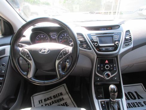 Used 2014 Hyundai Elantra Limited FWD image 18