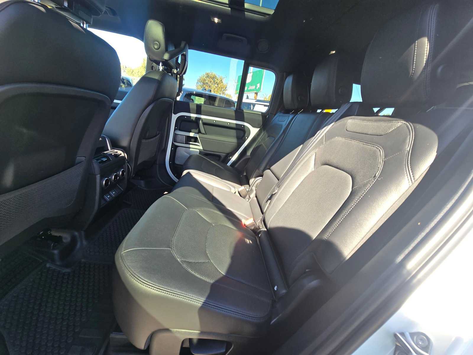 Used 2023 Land Rover Defender 130 SE AWD/4WD image 17