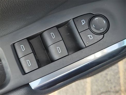 Used 2024 Chevrolet Traverse LS image 23