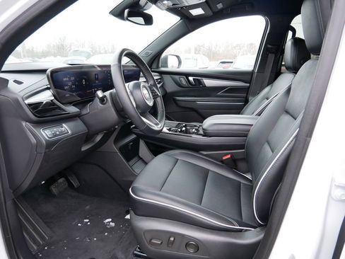 Used 2025 Buick Enclave Preferred image 10